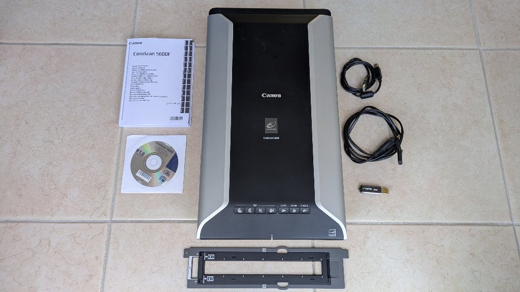 Canon 5600F documenten en negatieven scanner., Computers en Software, Scanners, Gebruikt, Flatbedscanner, Windows, Ophalen