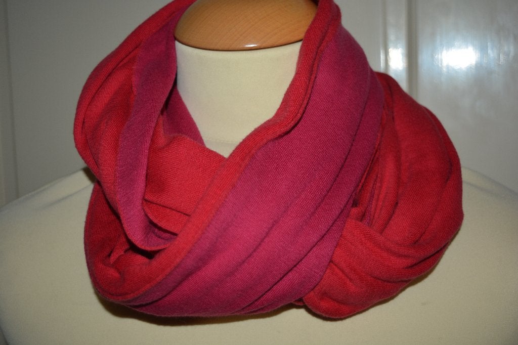 Emma, mooie dubbelzijdige shawl, rood en roze, Emma, Maat 46/48 (XL) of groter, Ophalen of Verzenden, Zo goed als nieuw