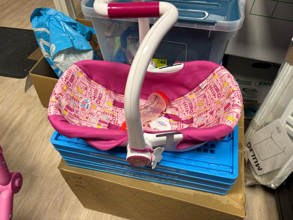 Kinder poppenwagen van nijntje met babyborn maxicosi, Kinderen en Baby's, Speelgoed | Poppen, Ophalen, Gebruikt, Overige typen