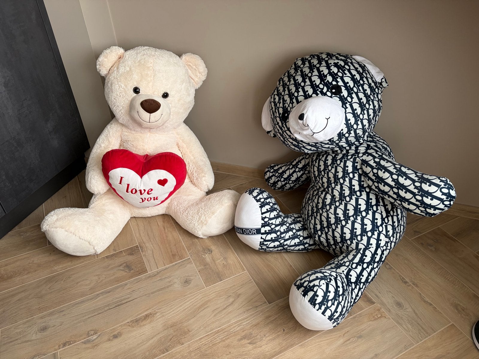 Grote teddyberen: crème met hart en Dior-print, Ophalen, Overige merken, Beer, Zo goed als nieuw