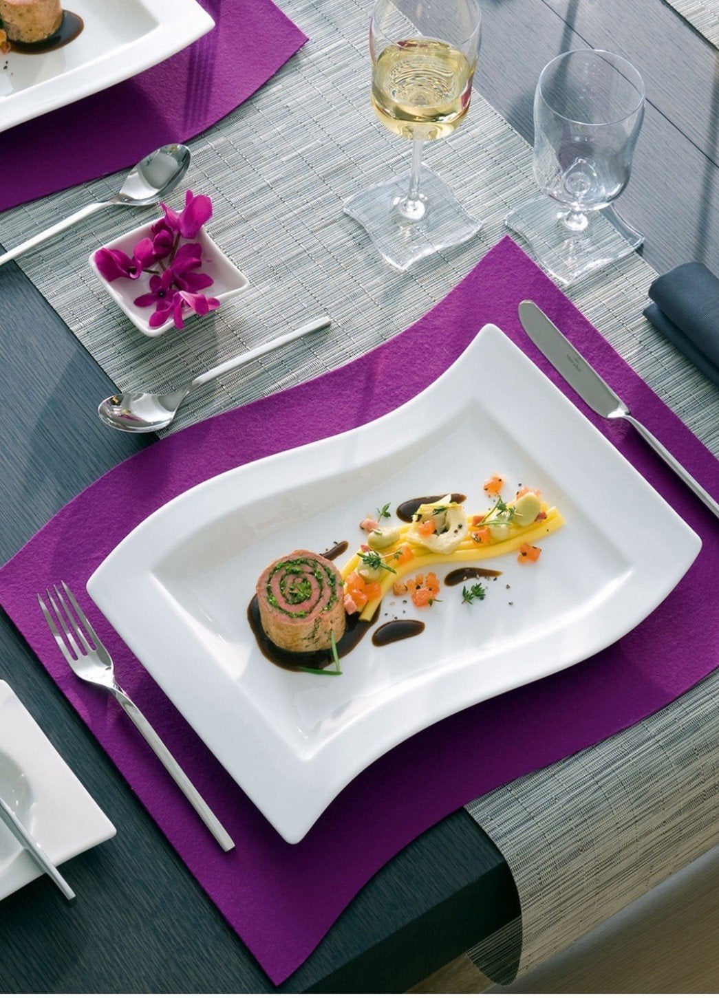 4x Villeroy & Boch New Wave onderbord 33 cm gebroken wit, Ophalen, Zo goed als nieuw, Villeroy & Boch, Bord(en)