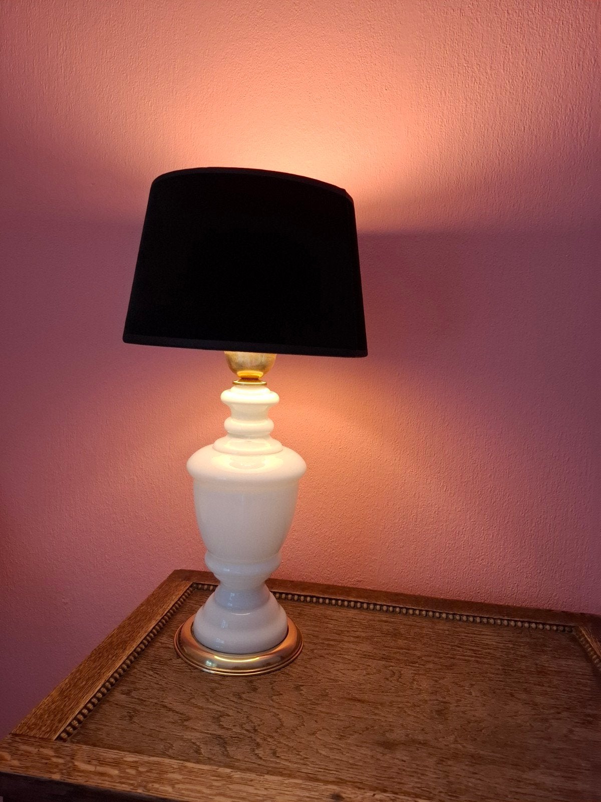 Klassieke Vintage Glazen Tafellamp met Messing Voet & Zwarte, Ophalen of Verzenden