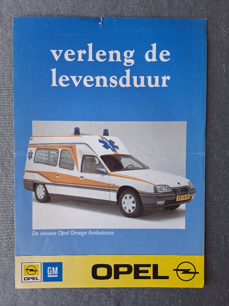 Leaflet OPEL OMEGA AMBULANCE - NL, Verzenden, Gelezen, Opel
