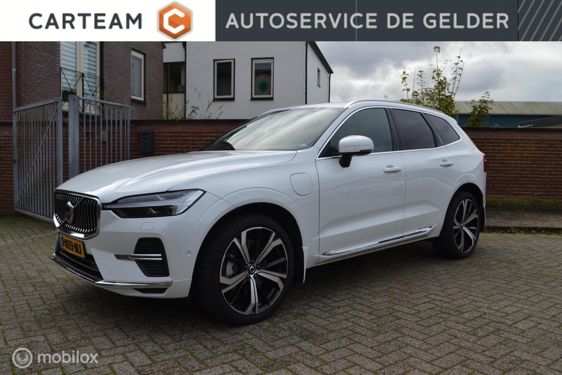 Volvo XC60 2.0 T6 Plug-in hybrid AWD Ultimate Bright | Head-, Auto's, Automaat, Gebruikt, Euro 6, 4 cilinders
