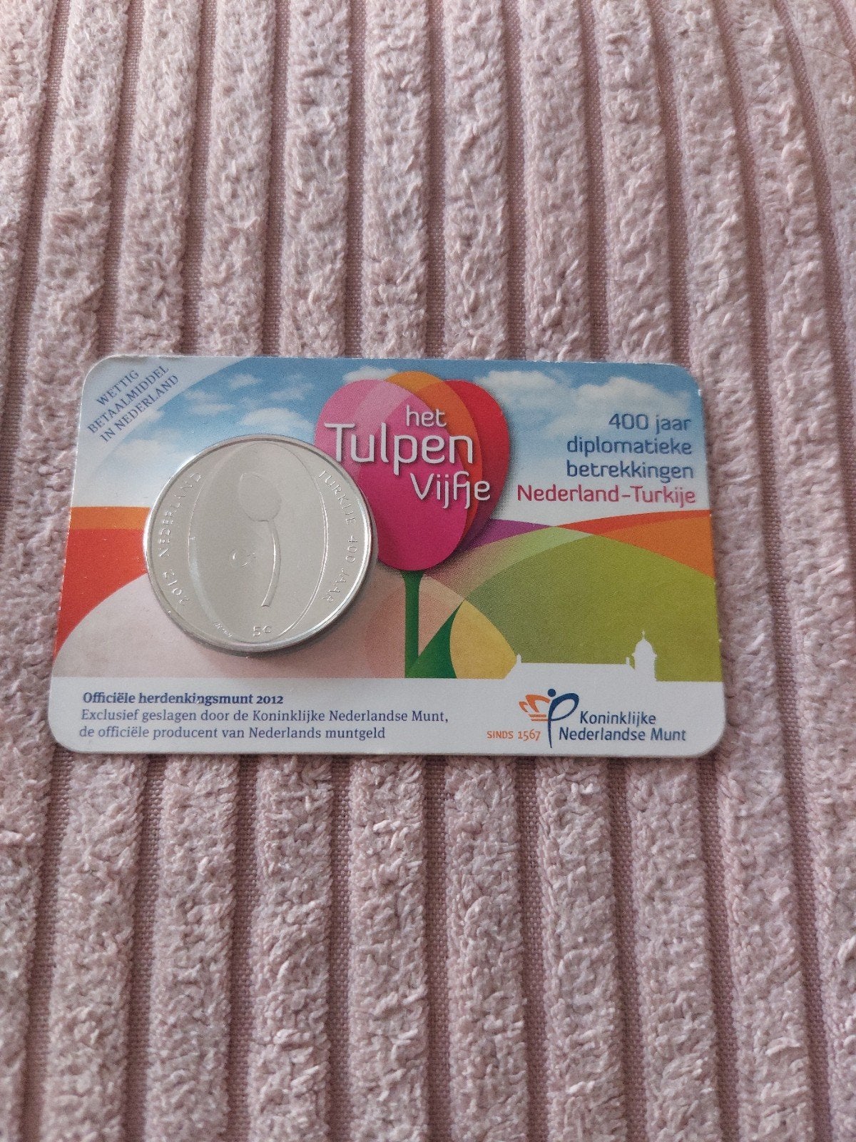 Dit is het "Tulpen Vijfje" uit 2012., Postzegels en Munten, Munten | Nederland, Ophalen of Verzenden