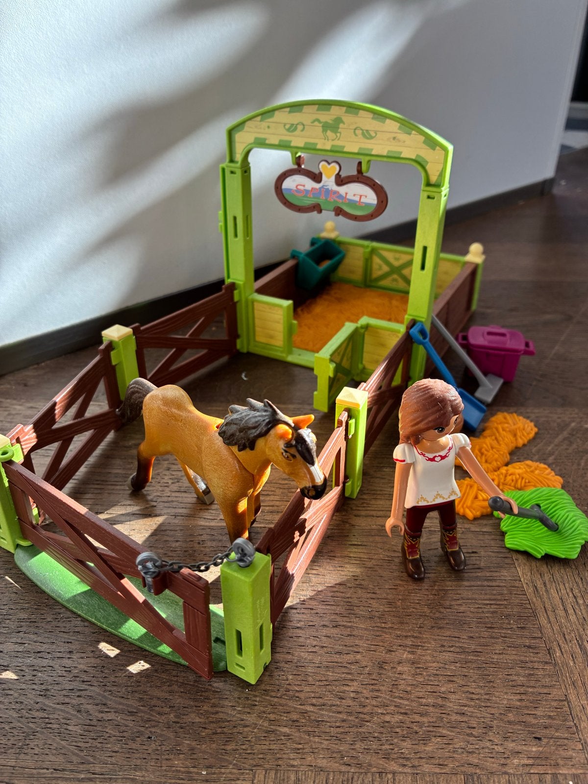 Playmobil Lucky & Spirit met paardenbox, nr 9478, Ophalen of Verzenden, Zo goed als nieuw, Complete set