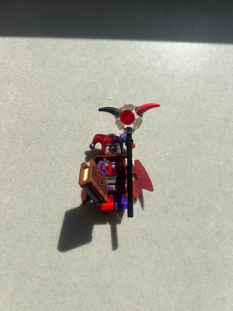 Lego nexo knights jestro met het boek der monsters minifigur, Ophalen of Verzenden, Zo goed als nieuw