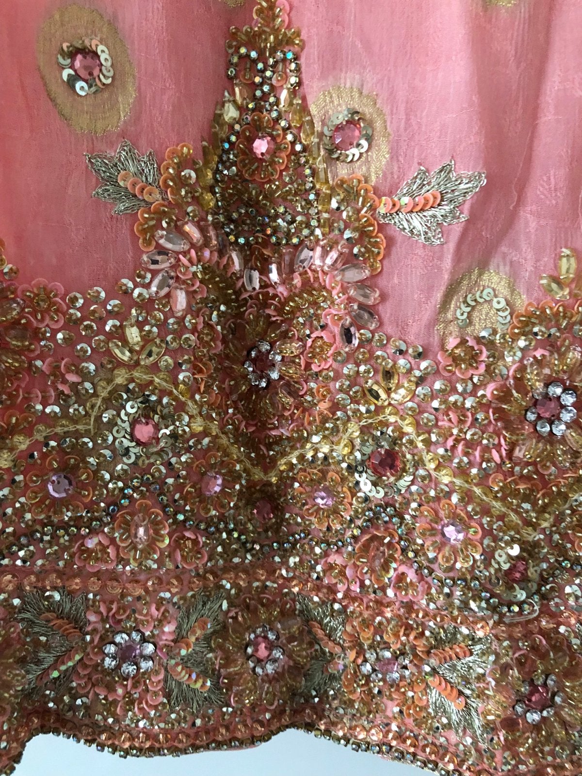Bollywood Patiala Salwar Kameez - Roze met gouden borduursel, Kleding | Dames, Ophalen of Verzenden, Gedragen, Maat 46/48 (XL) of groter