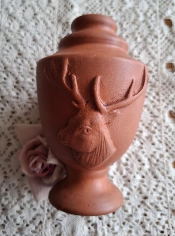 Klein terra cotta jacht vaasje, hert, vos en konijntje, Antiek en Kunst, Ophalen of Verzenden