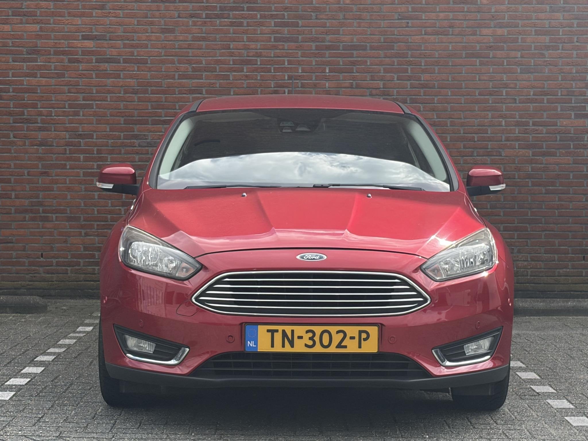Ford Focus Wagon 1.0 Titanium I Navigatie I Trekhaak I Airco, Gebruikt, Euro 6, 1216 kg, 3 cilinders