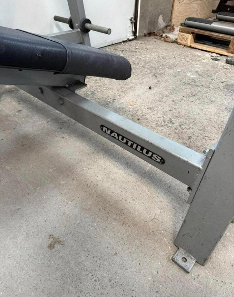 Nautilus decline benchpress / bankdruk / bench, Sport en Fitness, Fitnessmaterialen, Ophalen, Benen, Gebruikt, -
