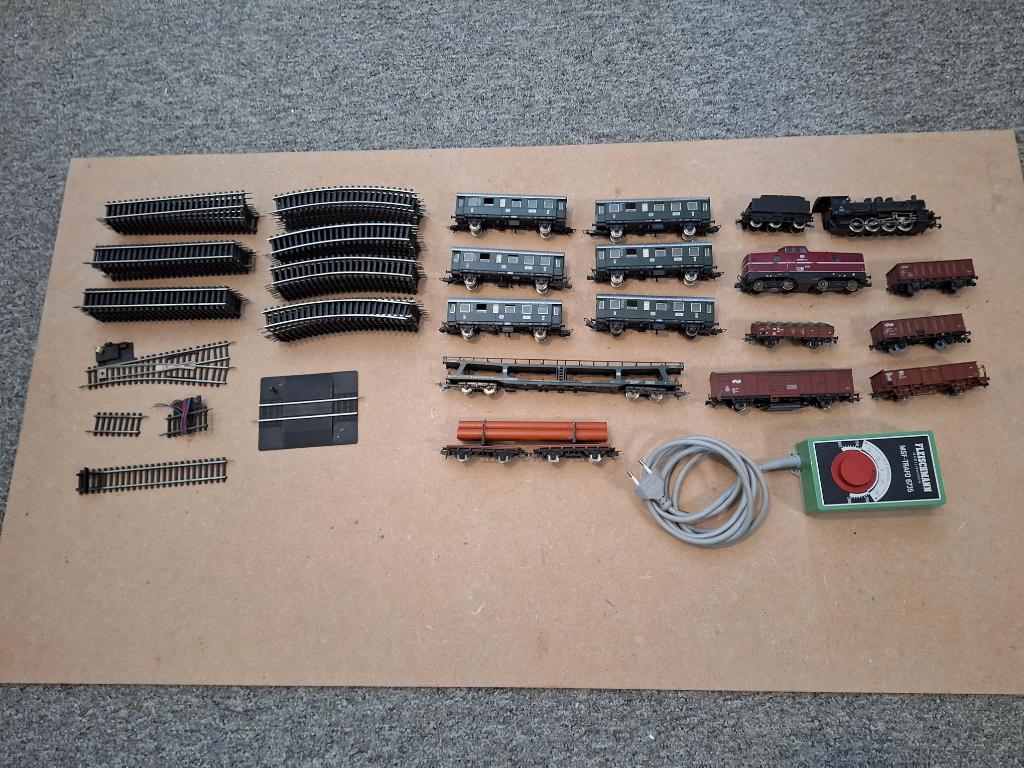 Te koop; zeer complete treinbaan, Hobby en Vrije tijd, Modeltreinen | H0, Overige merken, Gelijkstroom, Analoog, Ophalen of Verzenden