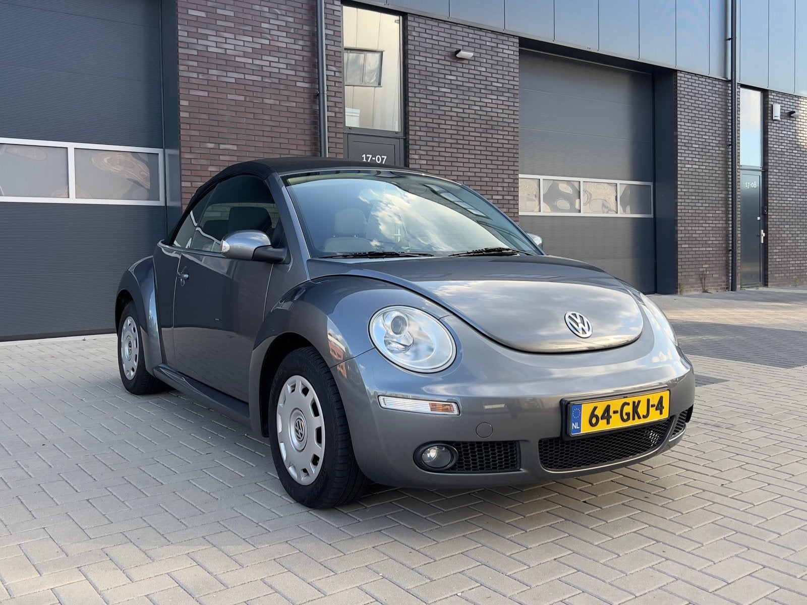 Volkswagen Beetle (Kever) 1.6 Cabriolet 75KW NIEUW dak, Stof, 4 cilinders, Cabriolet, 4 stoelen