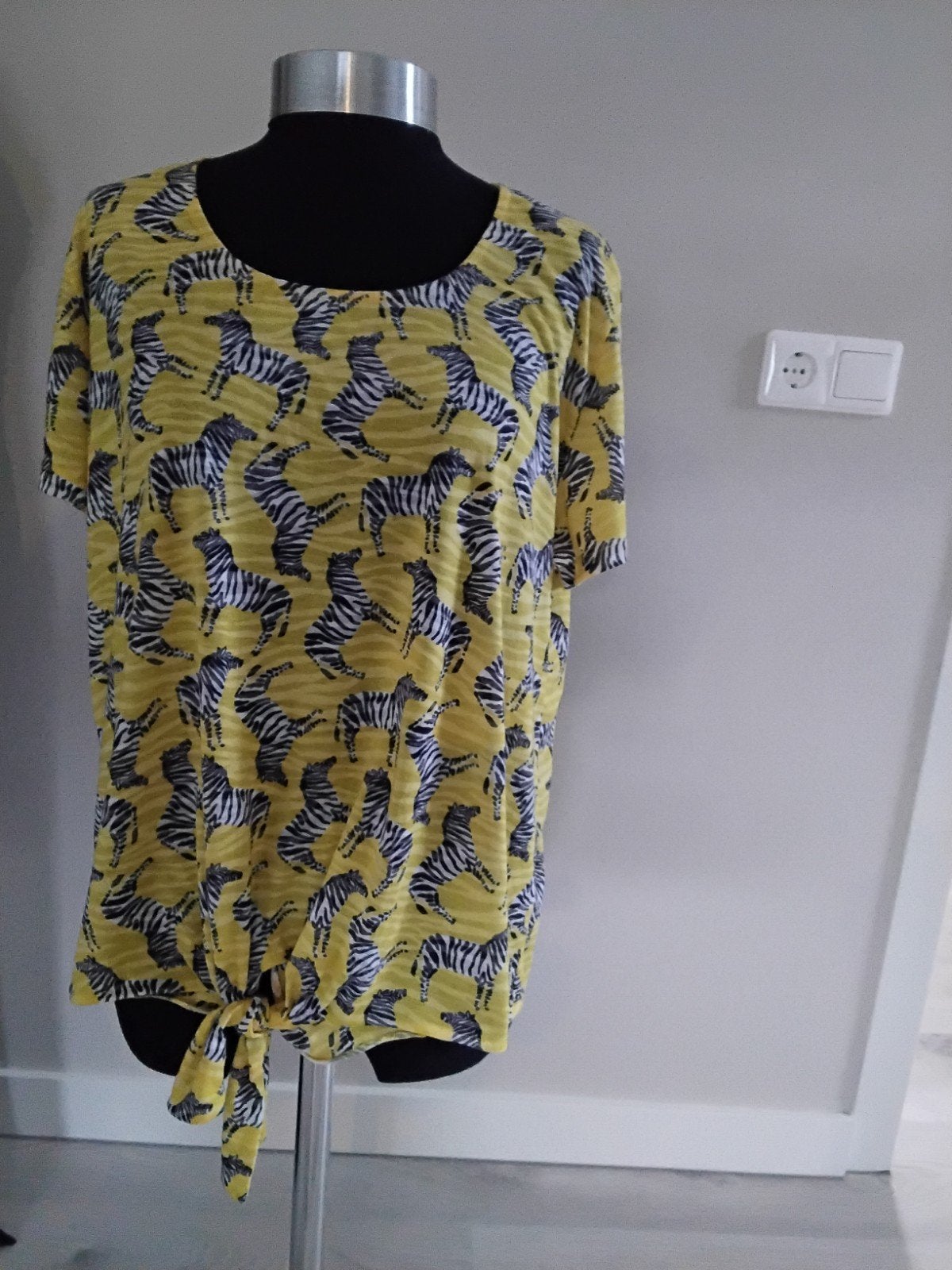Zebra print blouse met korte mouwen en strik van ENJOY- xxl, Kleding | Dames, Ophalen of Verzenden, Zo goed als nieuw, Maat 46/48 (XL) of groter