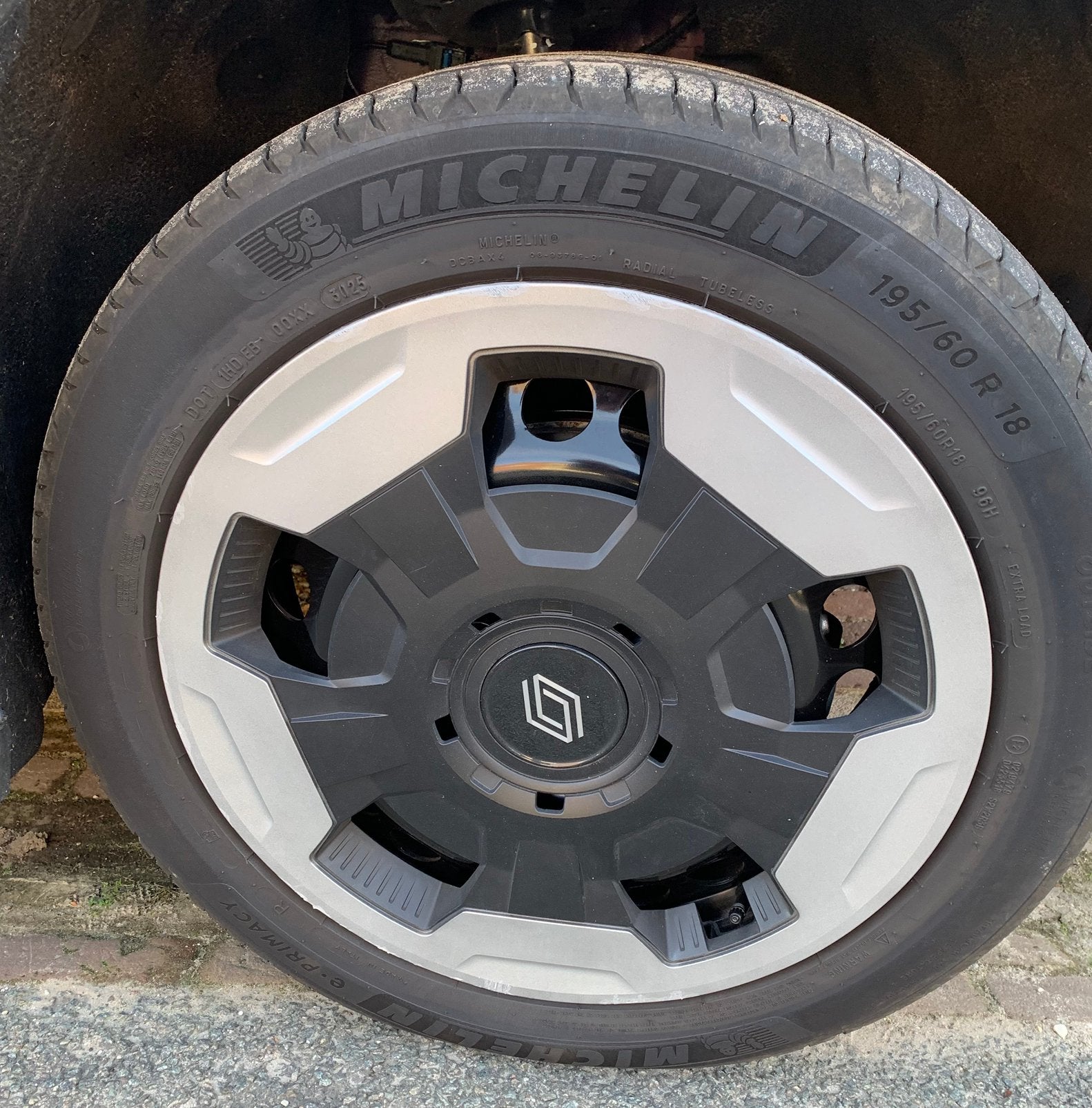 Reserve~wiel Renault 4 E-Tech Velg+Band 195/60R18 event.wdop, Ophalen, Zo goed als nieuw