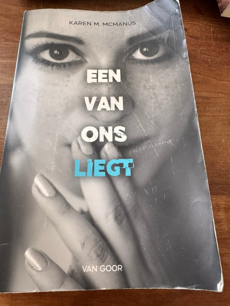 Karen M. McManus boek Een van ons liegt, Boeken, Verzenden, Gelezen