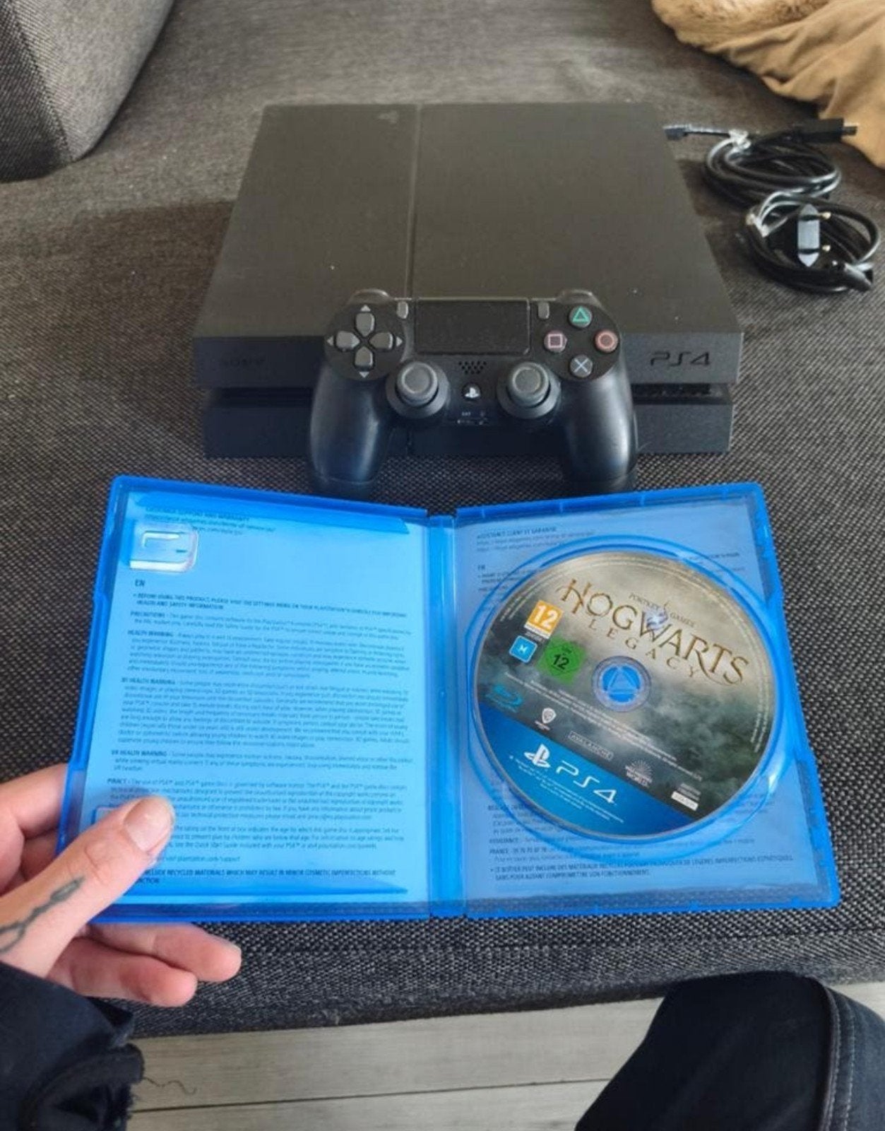 PlayStation 4 Pro met controller en Hogwarts Legacy, Ophalen, Met games, Zo goed als nieuw, 1 TB