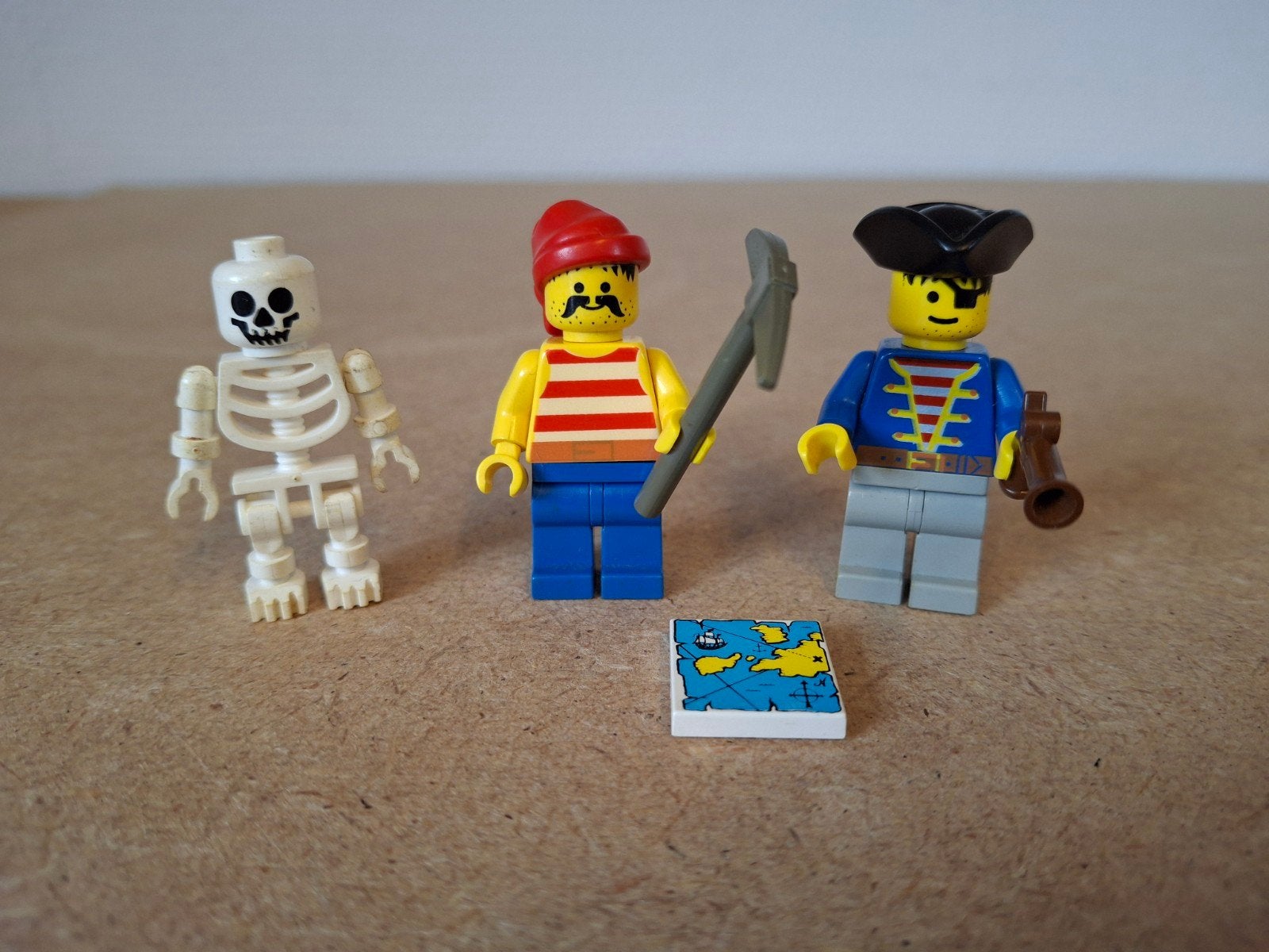 Lego 6254 Rocky Reef. Jaren 90 Pirates, Compleet, Lego, Info@lego.com, 33 Bath Road, Slough, UK
