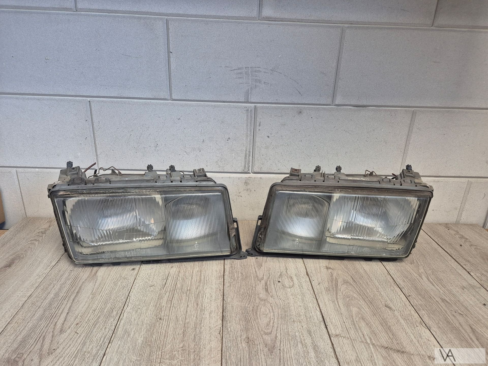 Koplamp rechts van Mercedes 190 W201 1983 - 1993 HELLA €100, Auto-onderdelen, Gebruikt, -, Ophalen of Verzenden, -