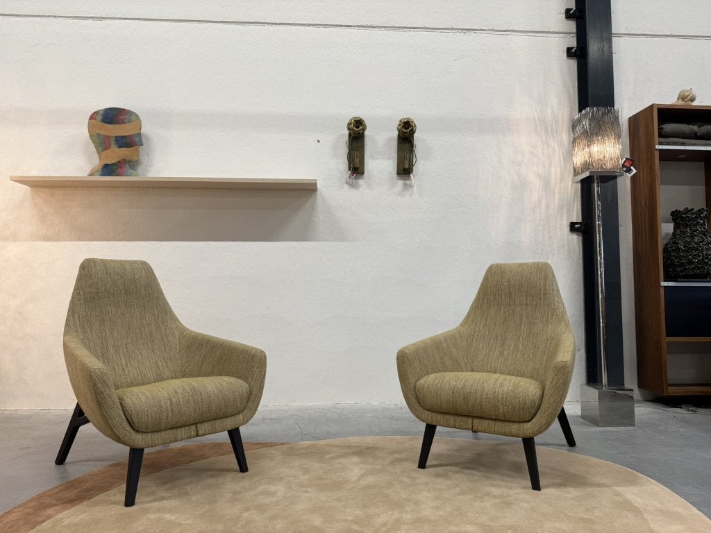 2 Nieuw Montis Enzo fauteuils stof design stoel, Nieuw, 75 tot 100 cm, 75 tot 100 cm, Info@montis.nl