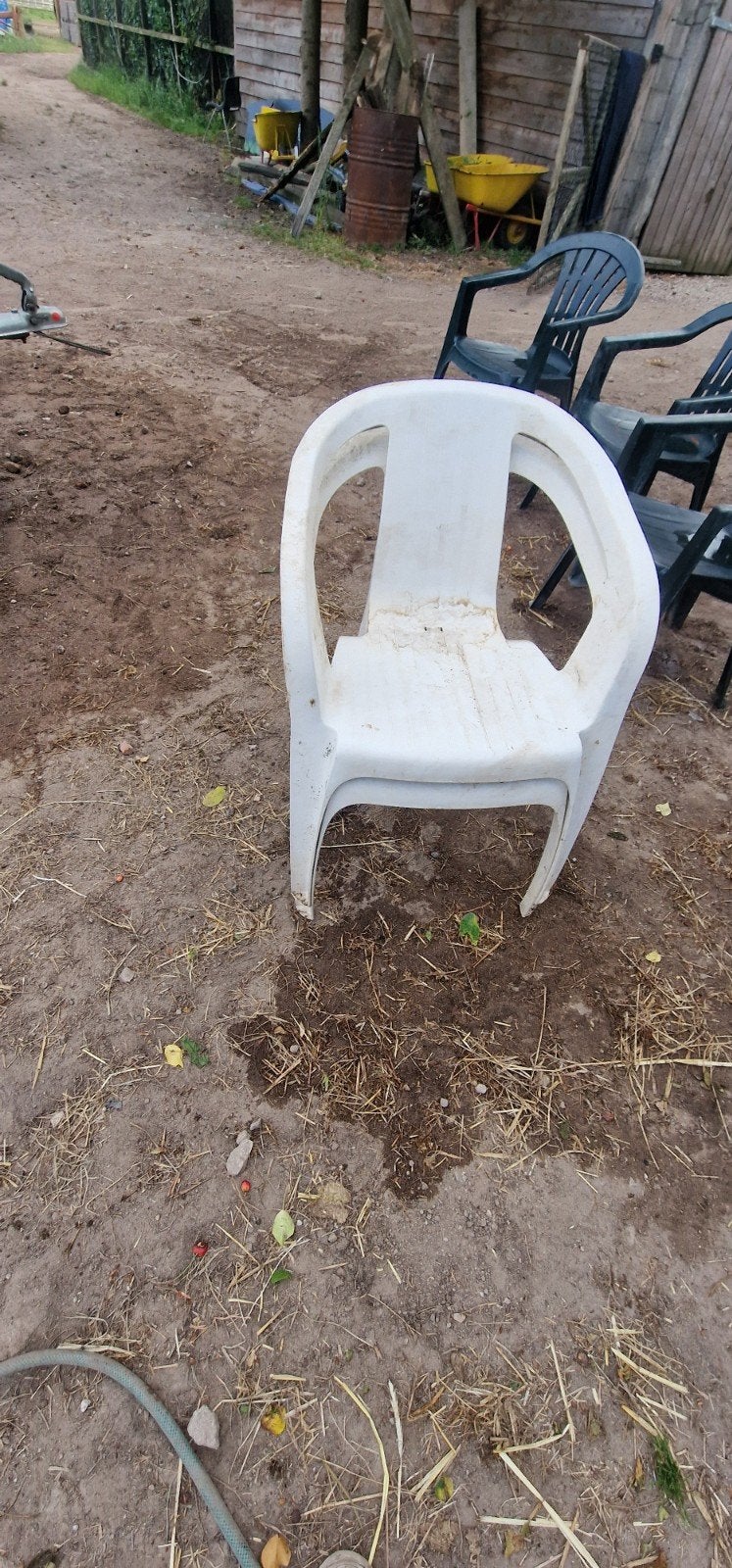 Tuin stoelen 3,00 per stuk ( gebruikt ), Tuin en Terras, Tuinstoelen, Ophalen, Gebruikt, Plastic, Stapelbaar
