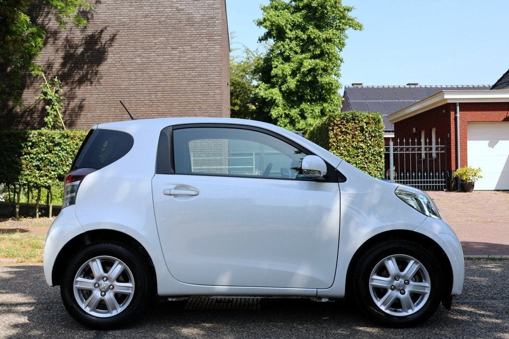 Toyota IQ 1.0 VVTi Comfort |* MET AIRCO* |, Auto's, Toyota, Gebruikt, Bedrijf, Handgeschakeld, 820 kg