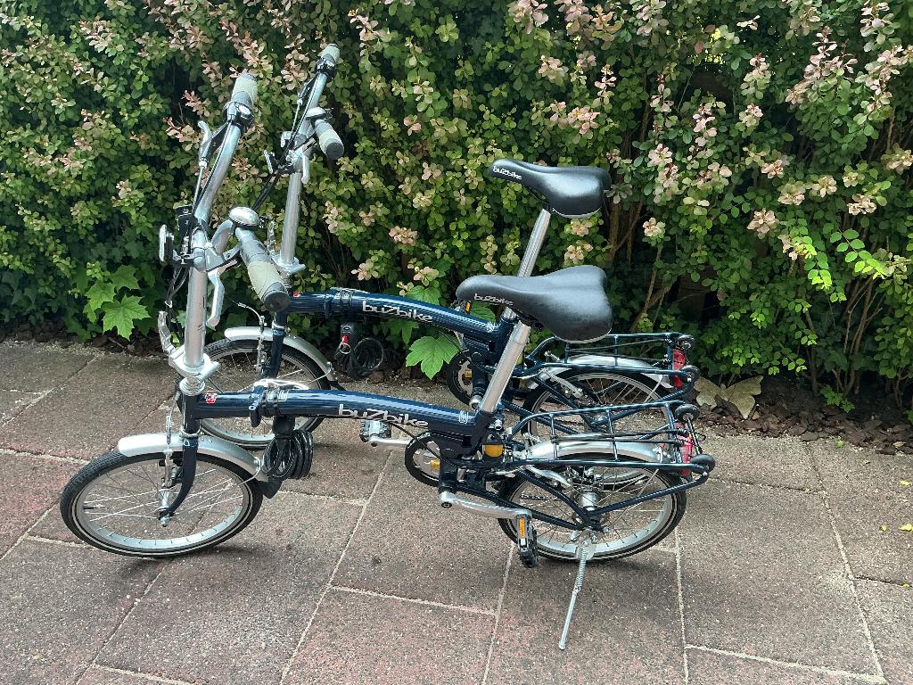 Set BuZbike’s donkerblauw , als nieuw met transporttas., Fietsen en Brommers, Fietsen | Vouwfietsen, 20 inch of meer, Velgrem