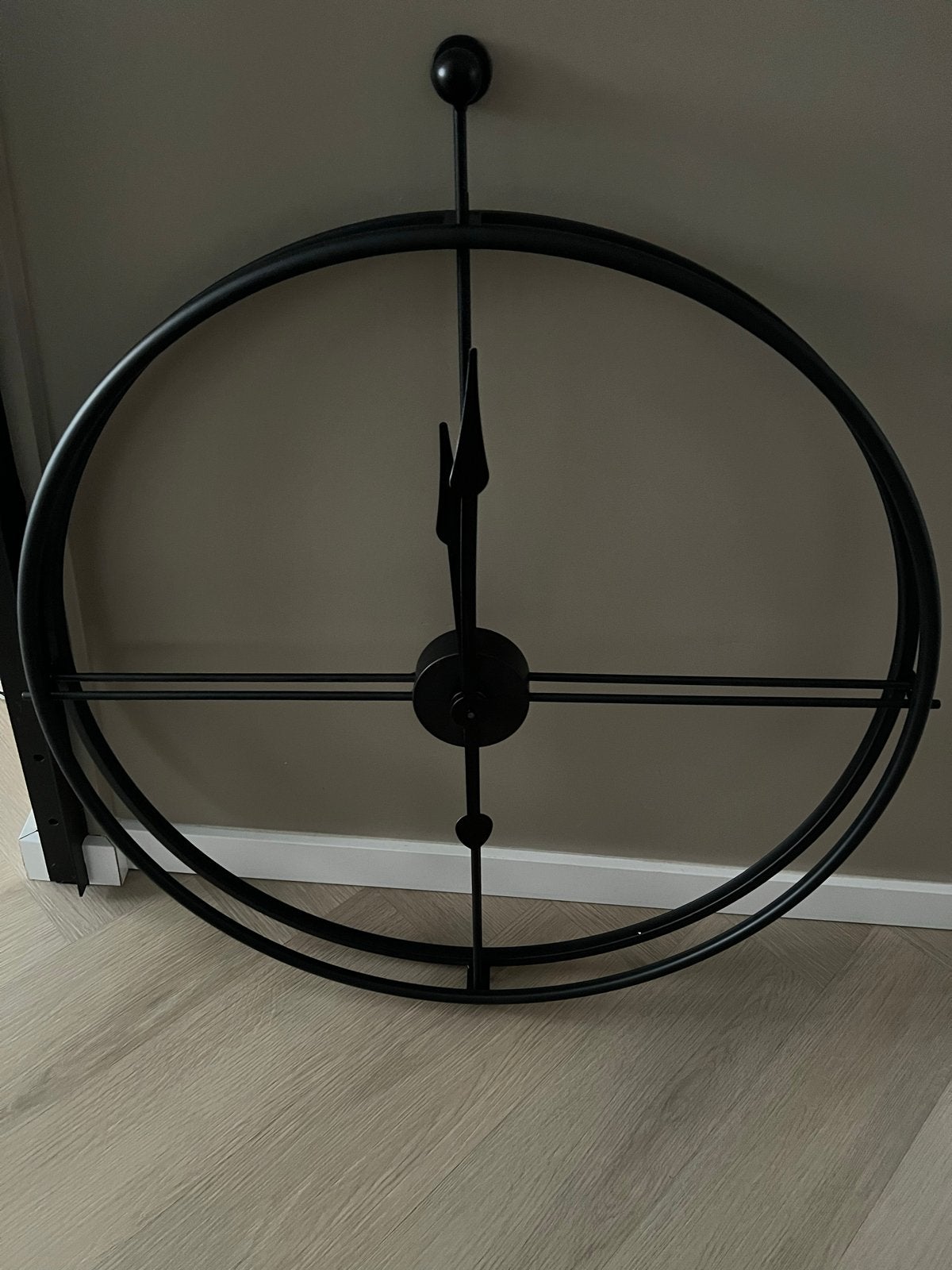 Nieuwe Grote zwarte wandklok - LW Collection Alberto 80cm, Huis en Inrichting, Wandklok, Analoog, Nieuw, Ophalen of Verzenden
