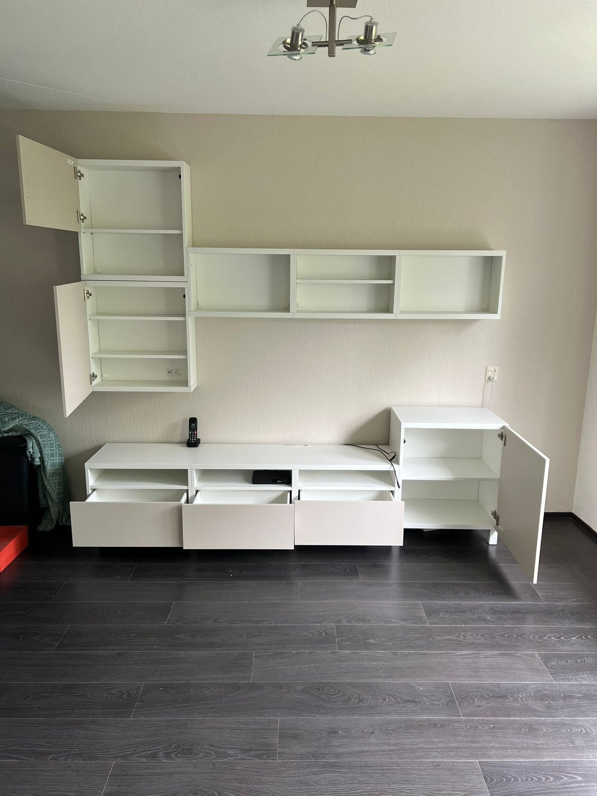 Zgan. IKEA wandmeubel / tv kast, Huis en Inrichting, Kasten | Wandmeubels, 250 tot 300 cm, Met deur(en), Ophalen of Verzenden