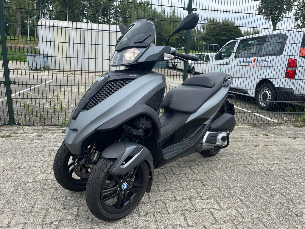 Piaggio 300cc ie nieuwstaat met rijbewijs B, Motoren, Scooter, Particulier