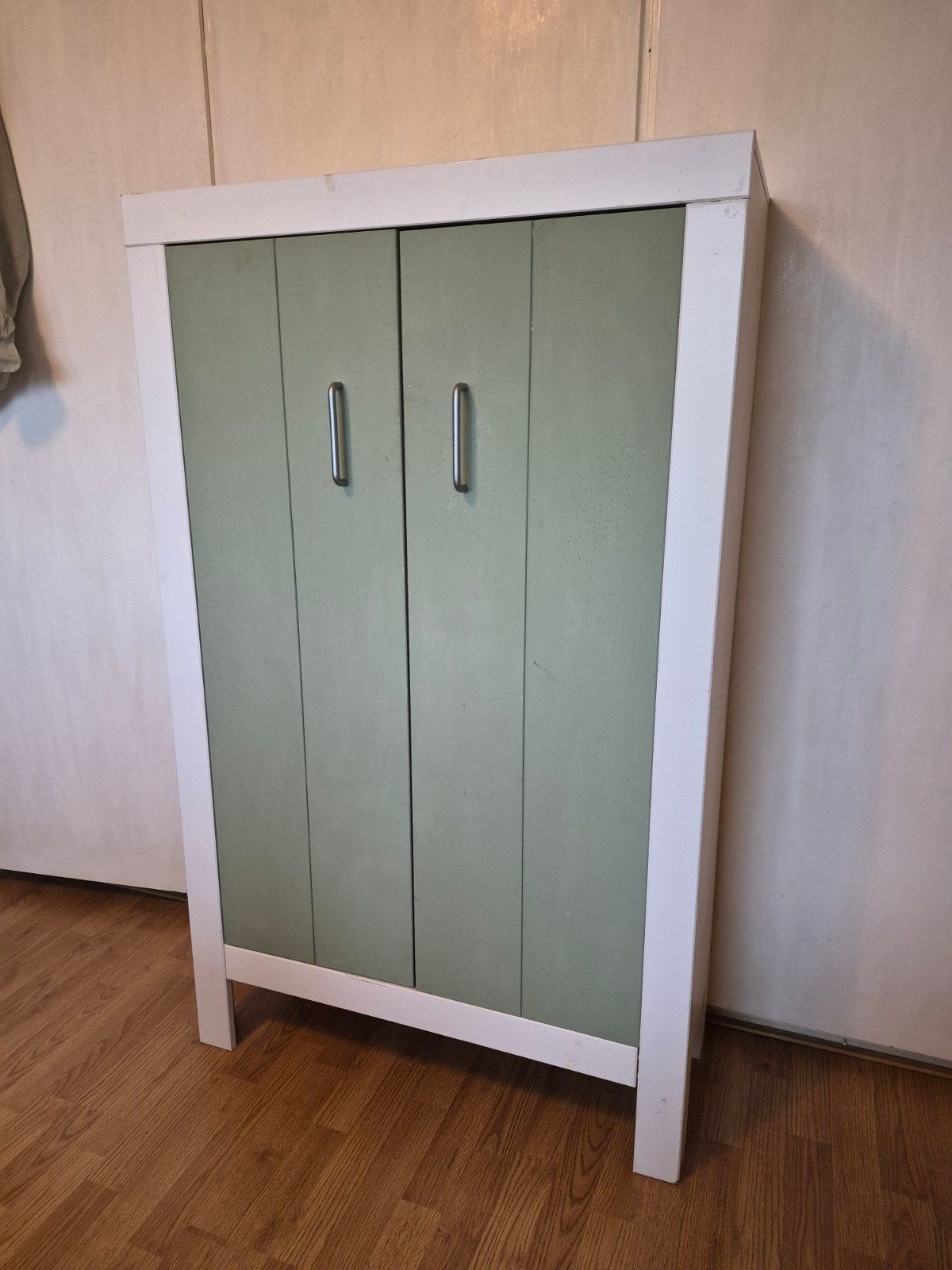 witte kast met mintgroene deurtjes, Ophalen, 100 tot 150 cm, 50 tot 100 cm, 25 tot 50 cm