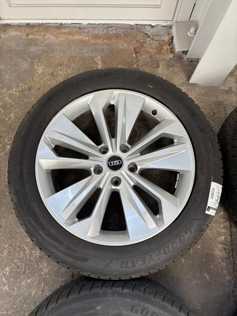 Audi Q6 20” Winterset, Auto-onderdelen, Banden en Velgen, 255 mm, Banden en Velgen, Nieuw, Personenwagen
