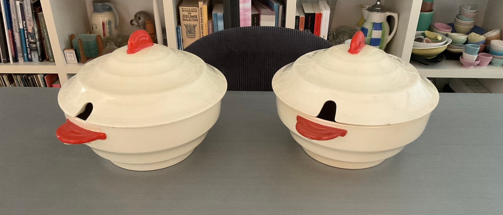 2x Societé Ceramique Art Deco soepterrine Julian uit 1934, Ophalen