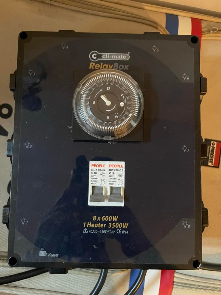 Cli-mate RelayBox 8x600W met timer en zekeringen, Ophalen of Verzenden, Zo goed als nieuw