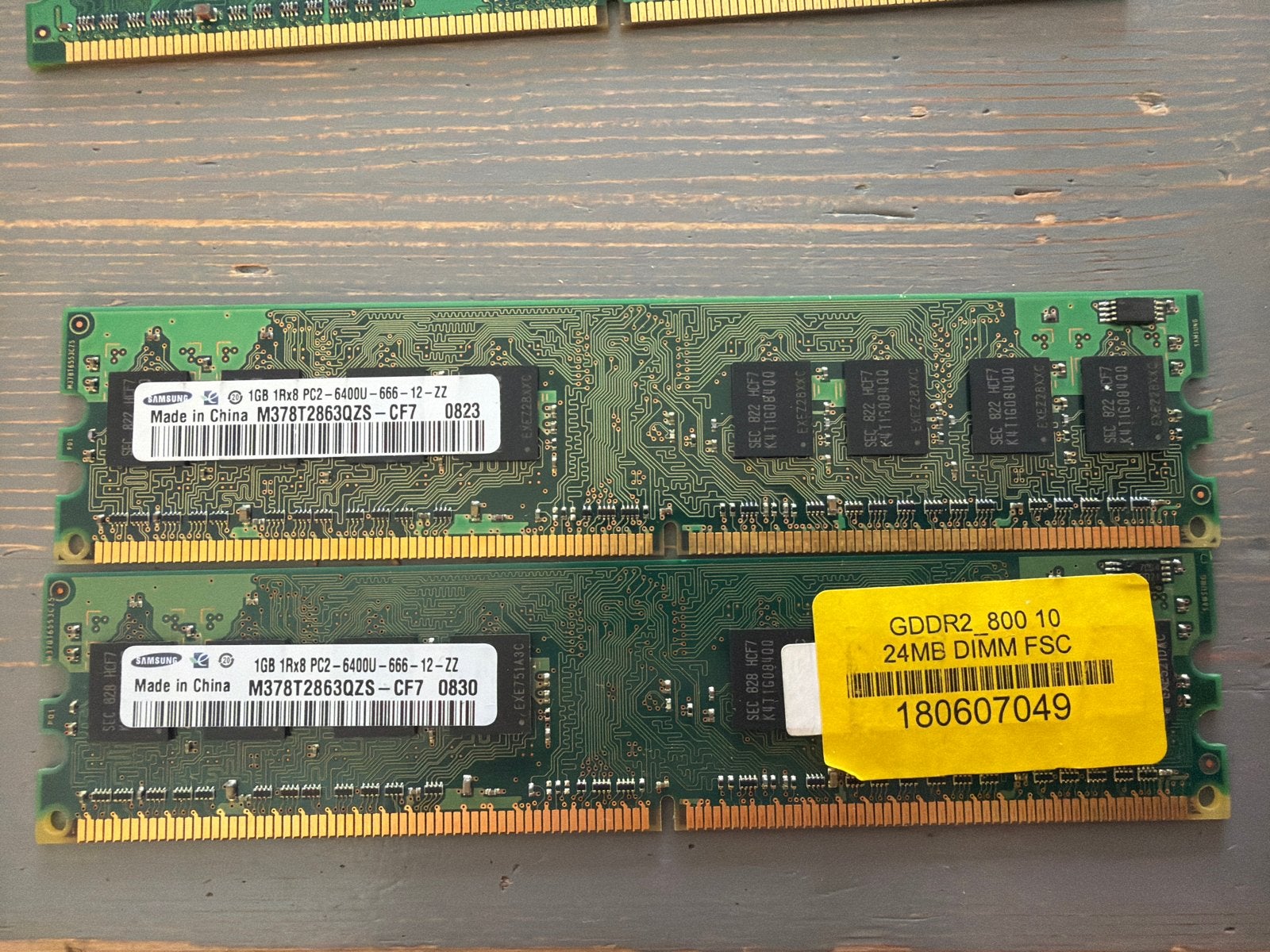 Samsung DDR2 RAM 1GB PC2-6400U - 2 stuks, Gebruikt, Ophalen of Verzenden, DDR2, Desktop