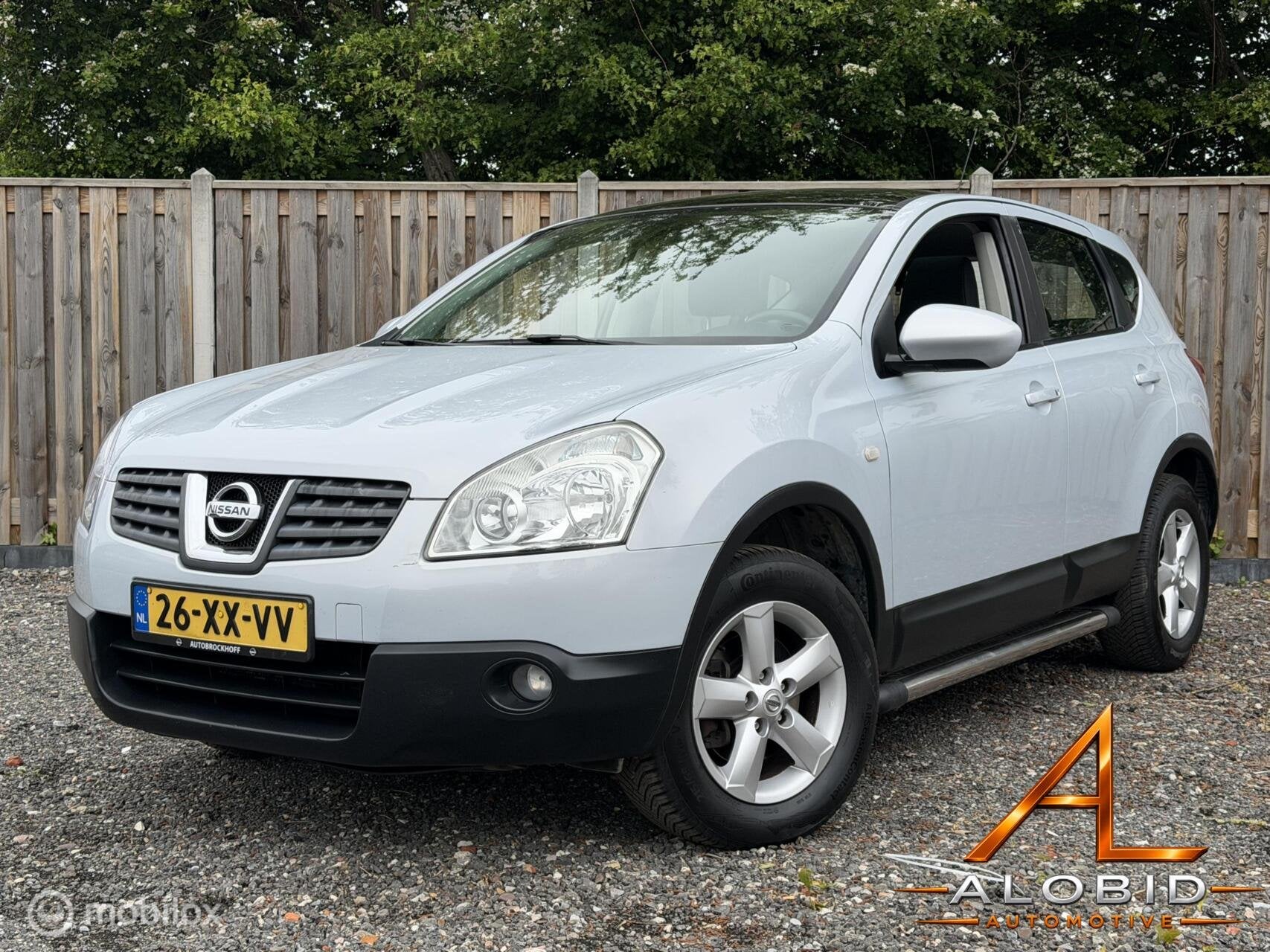 Nissan Qashqai 2.0 Automaat | Panorama Dak | Trekhaak | Park, Gebruikt, Verwarmde buitenspiegels, 4 cilinders, 1353 kg