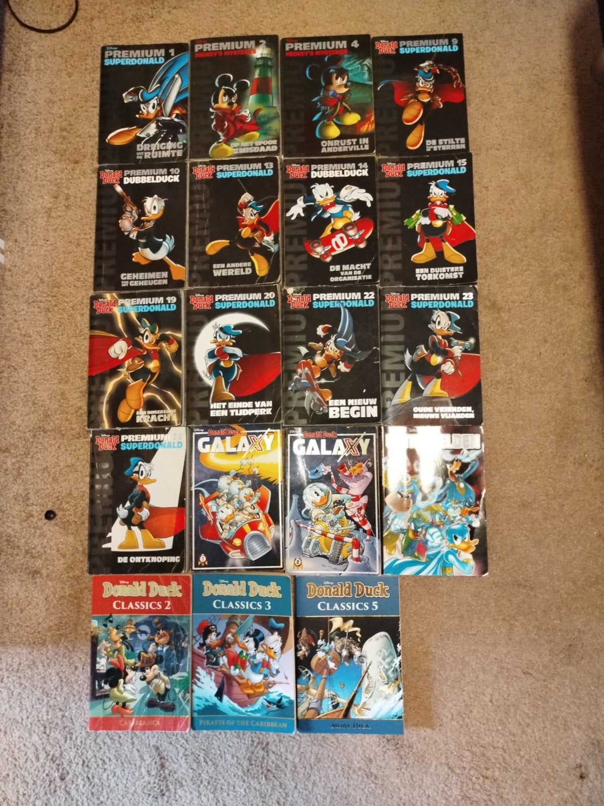 Donald Duck pockets PREMIUM GALAXY PREMIUM CLASSIC ULTRAHELD, Gelezen, Europa, Ophalen of Verzenden, Meerdere comics