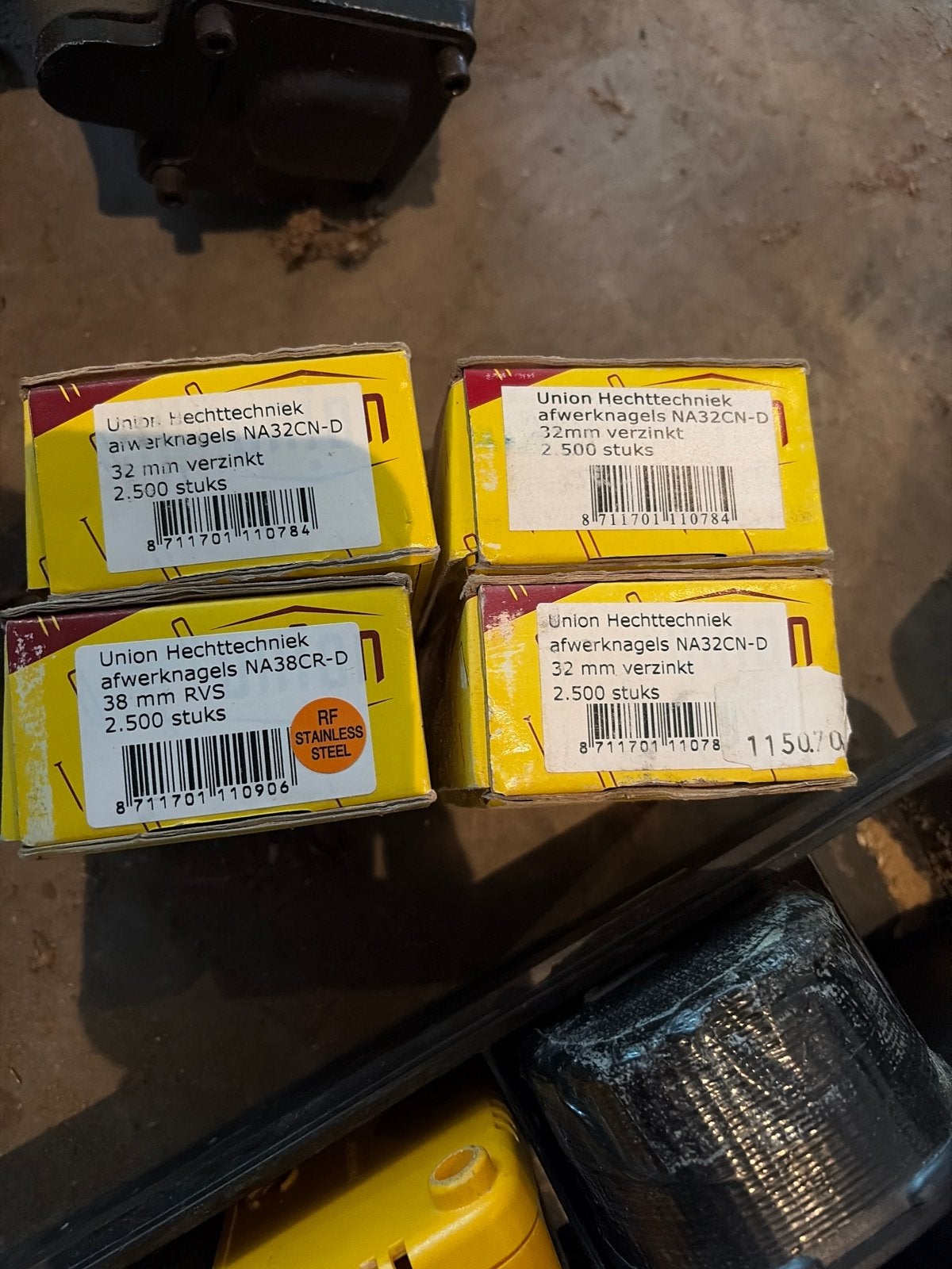 Dewalt Accu Schiethamer met 4 dozen spijkers, Ophalen, Gebruikt