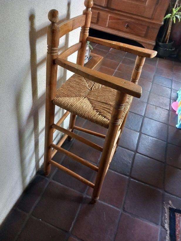kinderstoel, hoog., rieten zitting,, Kinderen en Baby's, Ophalen, Gebruikt, Meegroeistoel