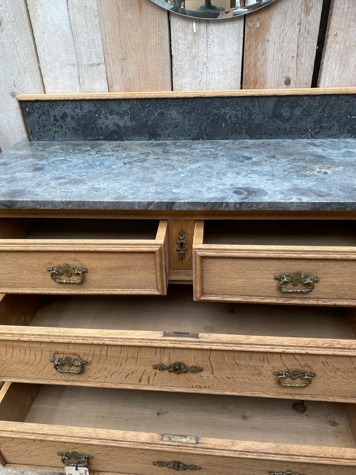 Stoer landelijke Frans eiken kast ladekast commode, Ophalen