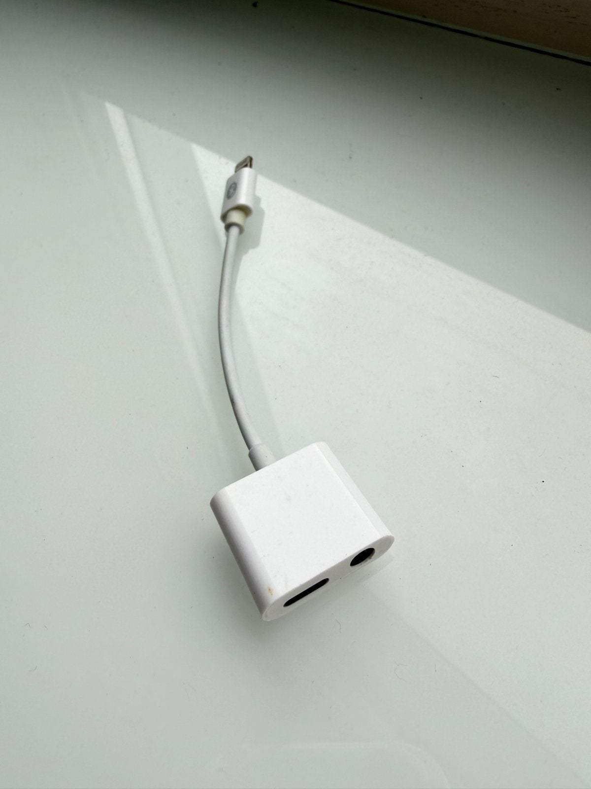 USB-C naar 3,5mm jack + USB-C laadadapter 2-in-1, Ophalen of Verzenden, Gebruikt, Minder dan 2 meter, Overige kabels