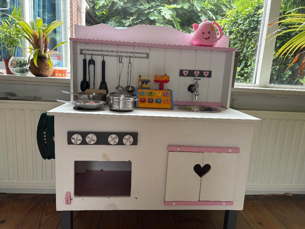 Mooi zelfgemaakt kinderkeukentje, Ophalen, Zo goed als nieuw, Hout, Speelkeuken-accessoire