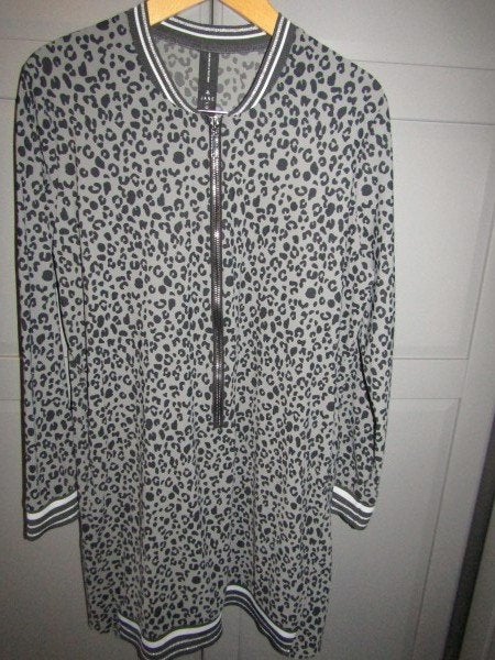 G291 Jane Lushka mt XXL jurk travelstof grijs zwart animal, Verzenden, Zwart, Maat 46/48 (XL) of groter, Zo goed als nieuw