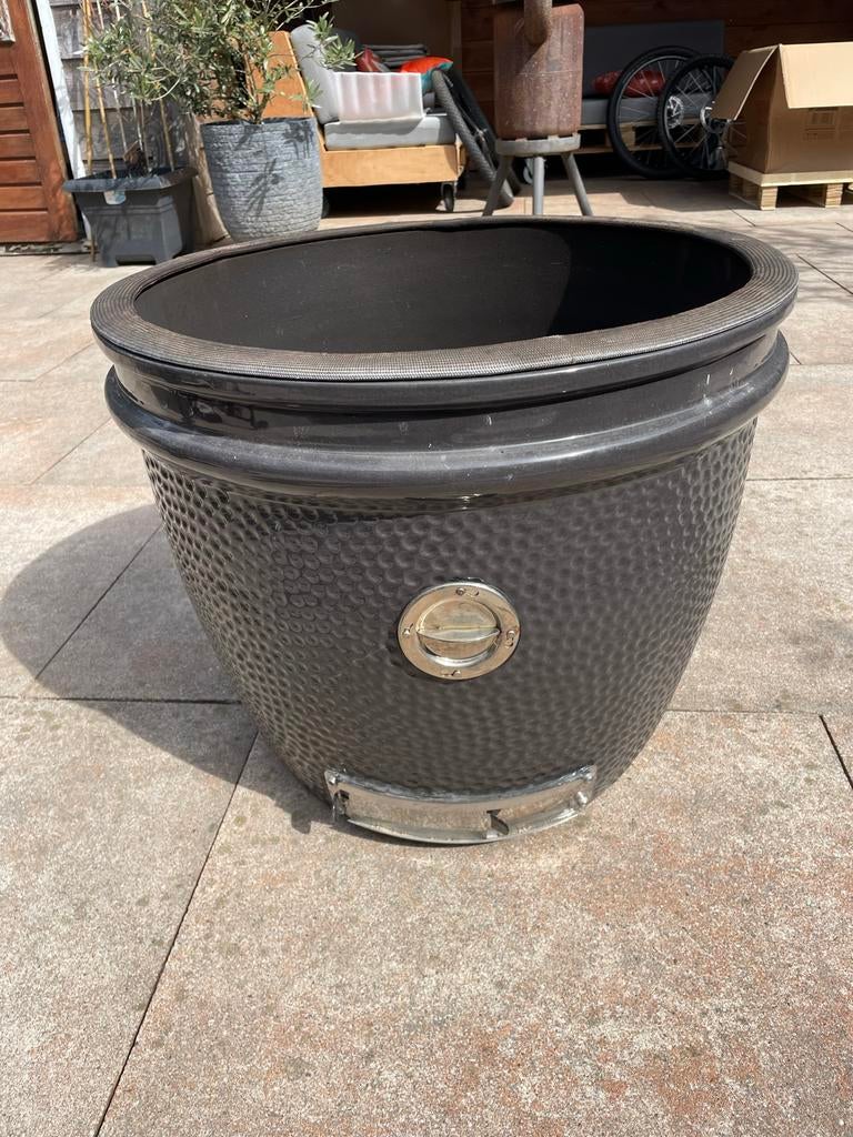 Grizzly Grill Large (alleen de dome/onderstel), Ophalen, Gebruikt