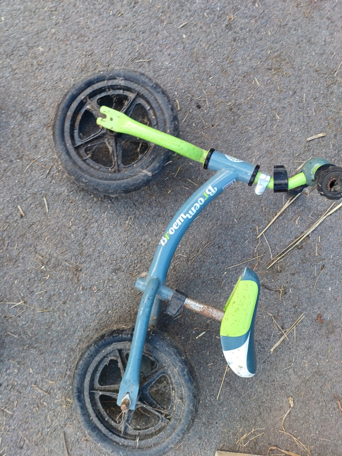 Gratis loopfiets - zelf repareren, Kinderen en Baby's, Speelgoed | Buiten | Voertuigen en Loopfietsen, Ophalen, Gebruikt, Loopfiets