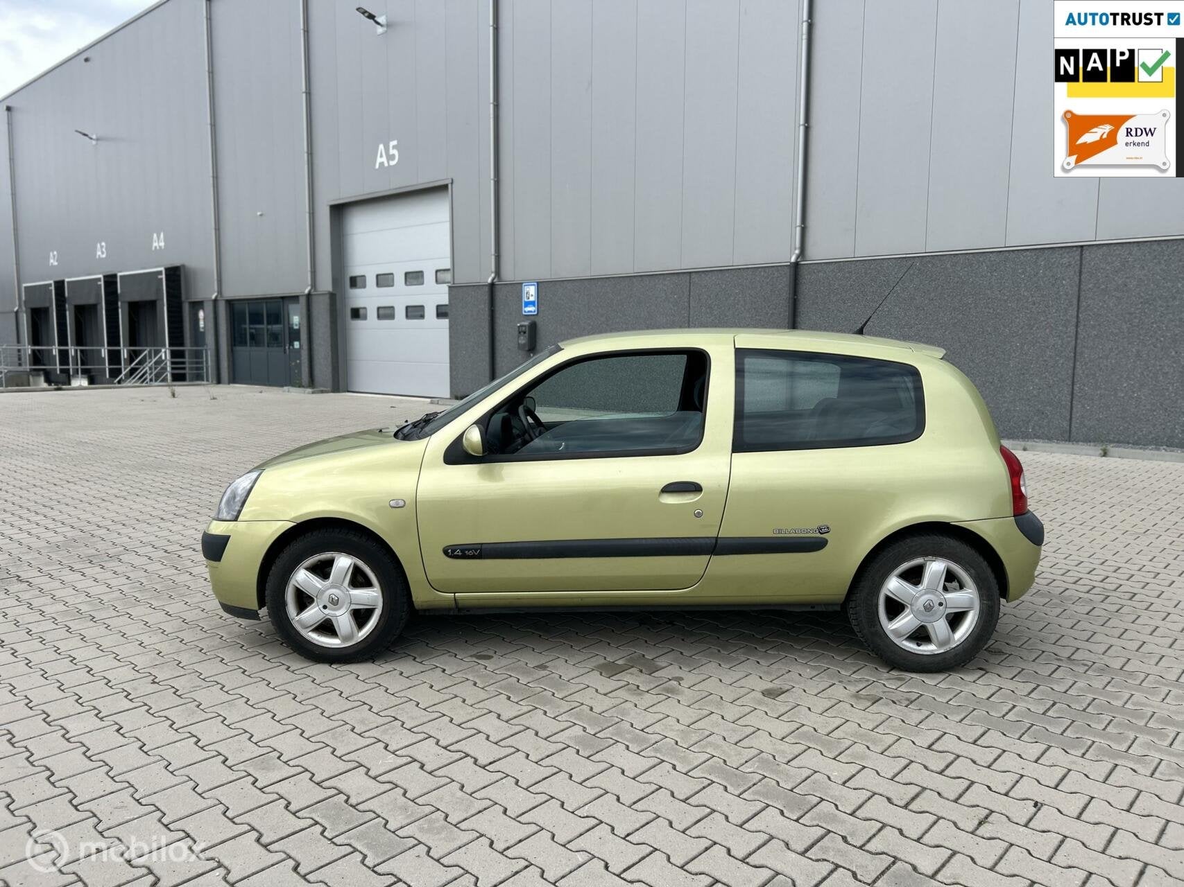 Renault Clio 1.4-16V Privilège/NAP/CRUISE CONTR/AIRCO, Voorwielaandrijving, Handgeschakeld, Automatische klimaatregeling, 955 kg