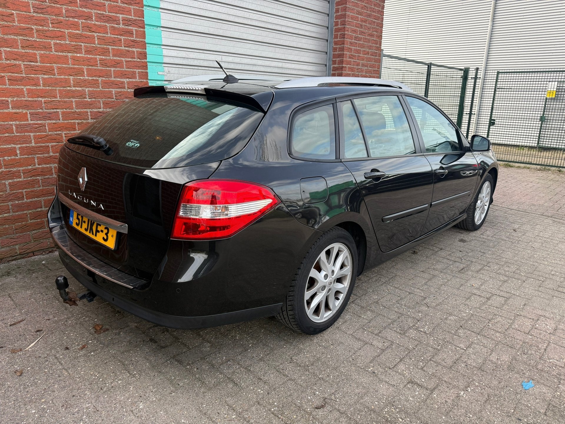Renault Laguna Estate 2.0 16V Sélection Business NAV.+ Clim, Laguna, Gebruikt, 4 cilinders, Zwart