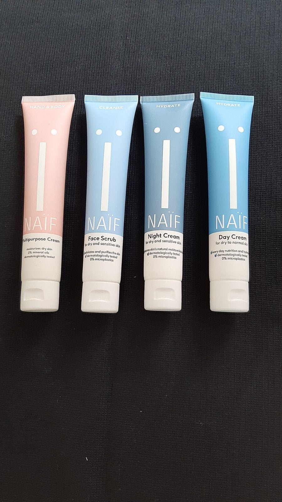 Naïf Huidverzorgingsset:, Scrub, Nacht- & Dagcrè, Ophalen of Verzenden, Nieuw, Bodylotion, Crème of Olie