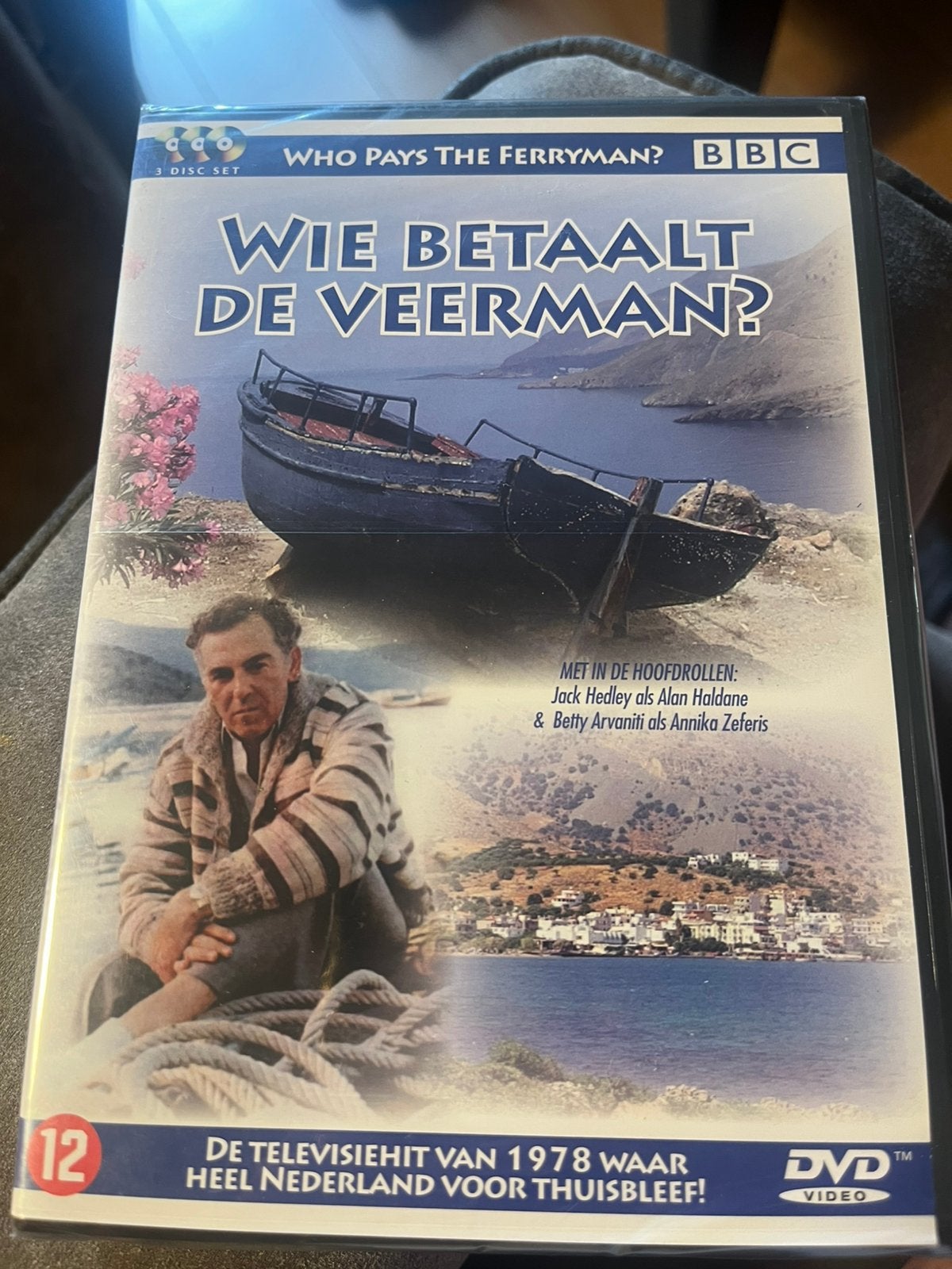 Wie Betaalt De Veerman? BBC TV-serie 1978 DVD Boxset, Vanaf 12 jaar, Ophalen of Verzenden, Zo goed als nieuw, Overige genres