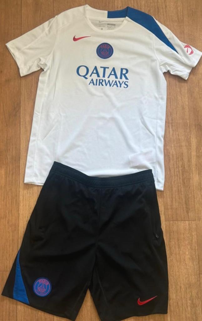 Nike Paris Saint Germain trainingstenue seizoen 2025-2026, Maat XS of kleiner, Ophalen of Verzenden, Nieuw, Set